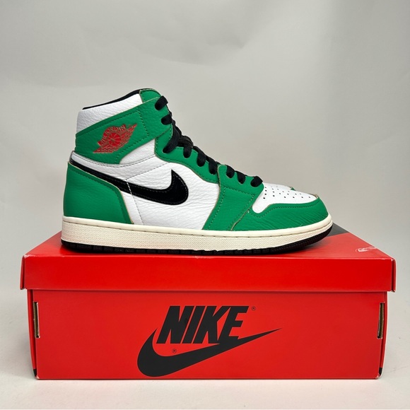 Nike Air Jordan 1 Retro High OG WMNS “Lucky Green” 2023 - Picture 4 of 7